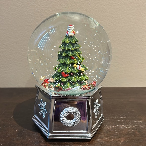 Spode Christmas Tree Musical Snow Globe We Wish You A Merry Christmas New - Picture 4 of 6